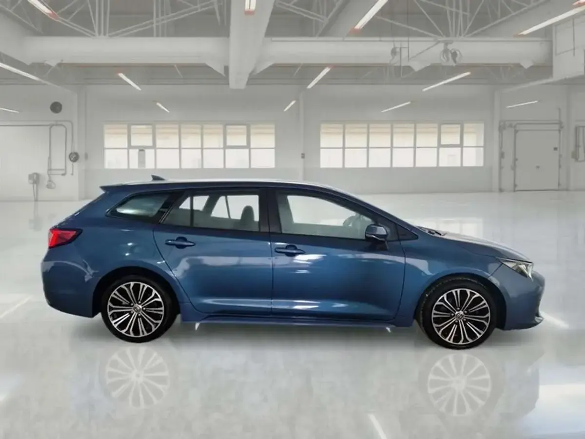 Usata Toyota Corolla Business Edition 152 CV (111 kW) 2022 Blu Station wagon