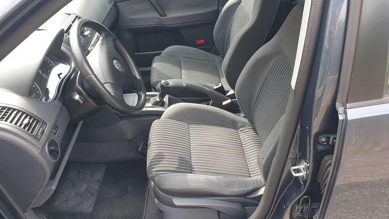 Usata VW Polo Sportline 75 CV (55 kW) 2005 Blu/azzurro Utilitaria