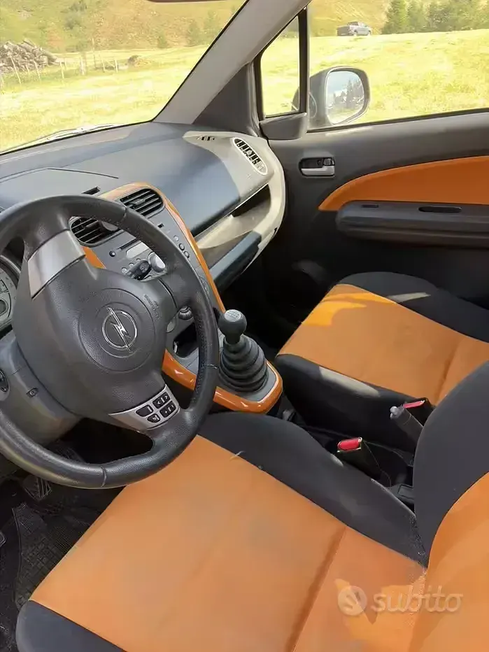 Usata Opel Agila 65 CV (47 kW) 2008 Nero Utilitaria
