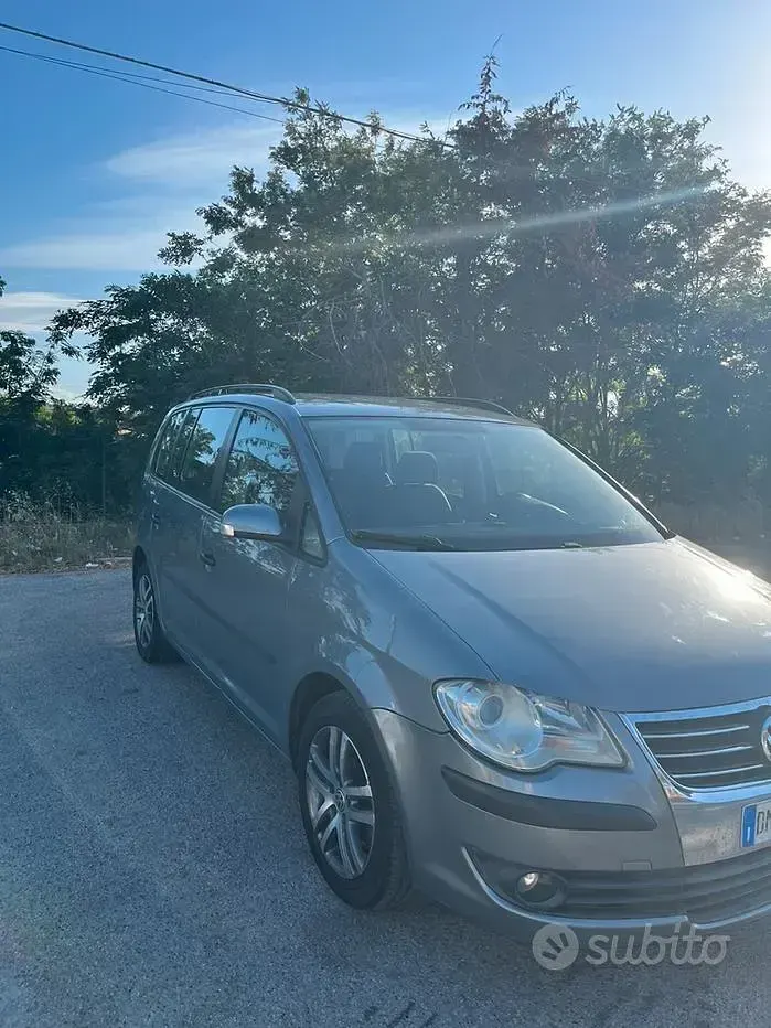 Usata VW Touran 105 CV (77 kW) 2008 Grigio Monovolume