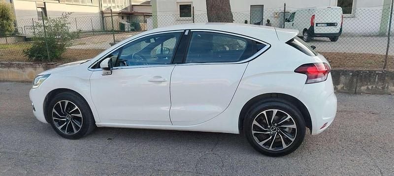 Usata Citroën DS4 Chic 114 CV (83 kW) 2015 Utilitaria