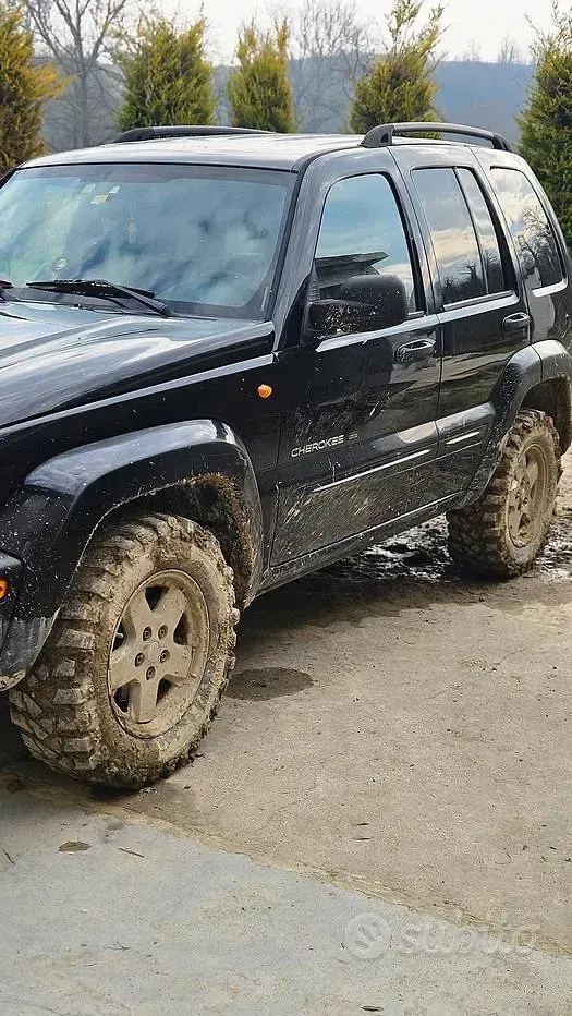 Usata Jeep Cherokee Limited 2004 Nero SUV
