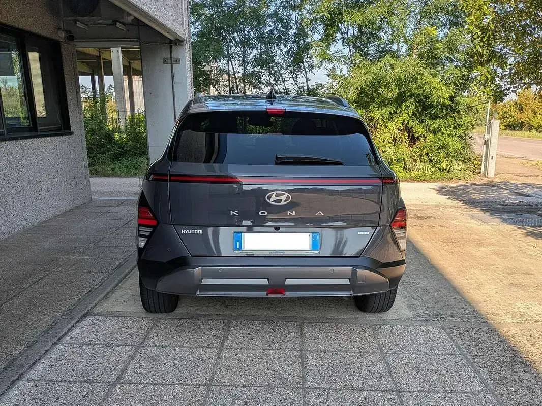 Usata Hyundai Kona 105 CV (77 kW) 2024 Grigio SUV
