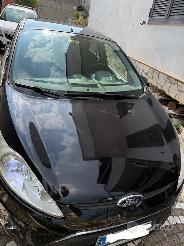 Usata Ford Fiesta Titanium 80 CV (58 kW) 2010 Nero Utilitaria