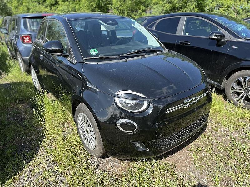 Nero Usata 2022 Fiat 500e Action Tre volumi | 8950 € - Immagine 1/4