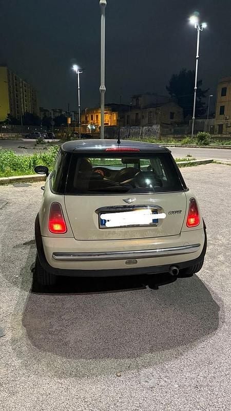 Usado Mini Cooper 116 HP (85 kW) 2003 Branco Citadino
