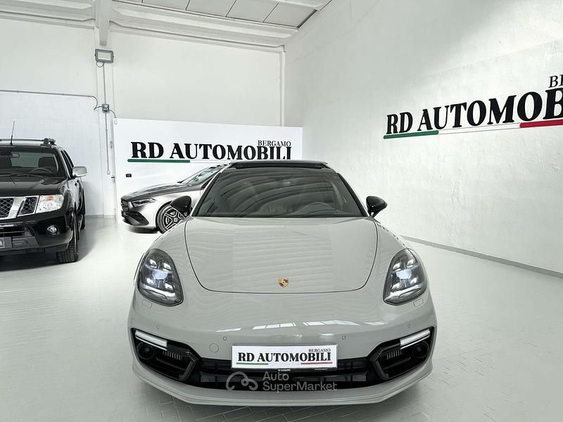 Usata Porsche Panamera Sport Turismo 460 CV (338 kW) 2025 Grigio gesso Berlina