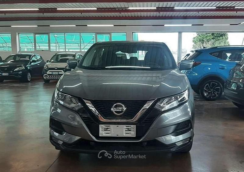 Usata Nissan Qashqai 116 CV (85 kW) 2020 Grigio chiaro metall SUV