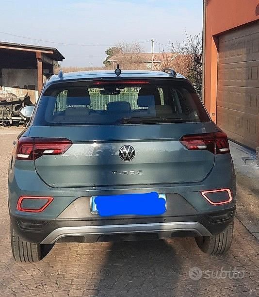 Usata VW T-Roc Life 110 CV (80 kW) 2023 Verde SUV