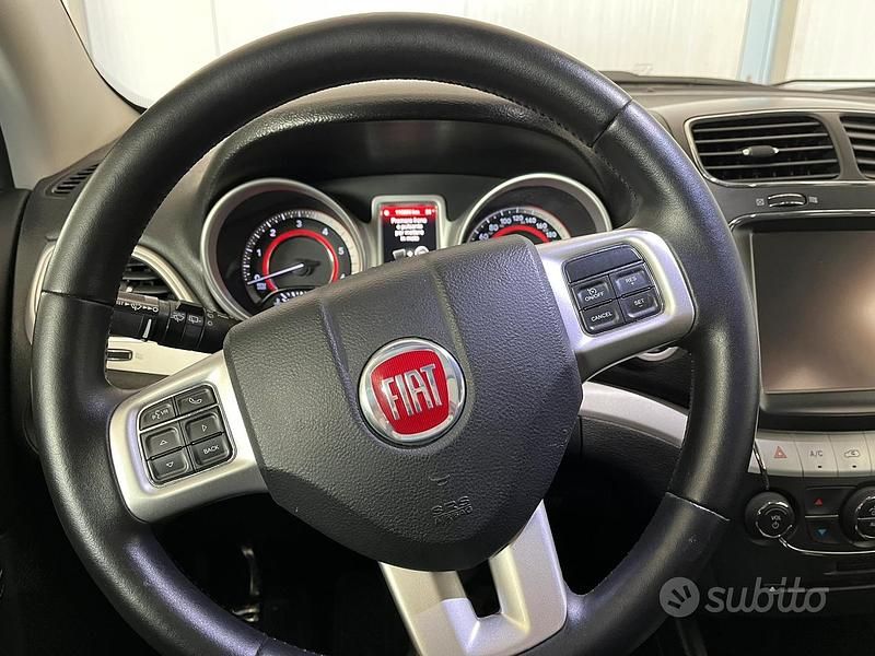 Usata Fiat Freemont 140 CV (102 kW) 2015 Grigio SUV