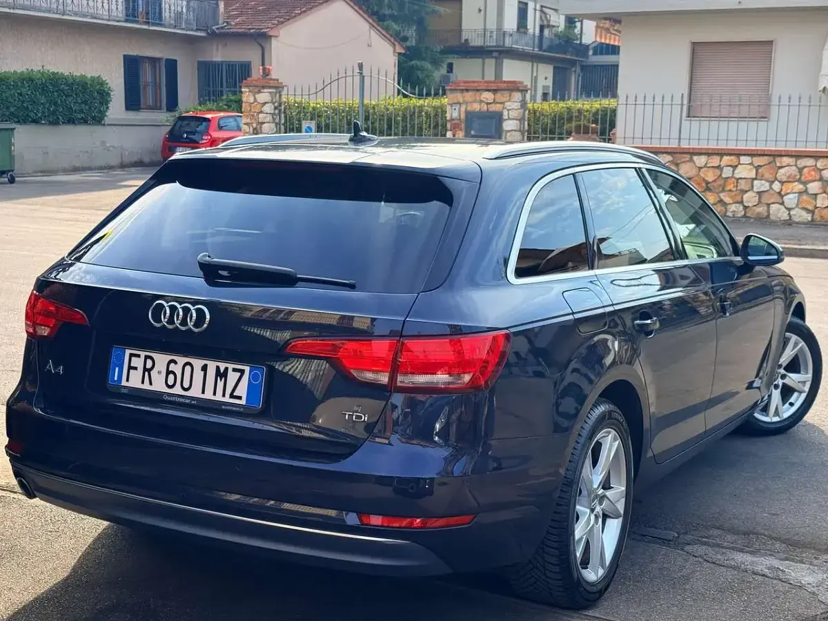 Usata Audi A4 S-Line 122 CV (89 kW) 2018 Blu/azzurro Station wagon