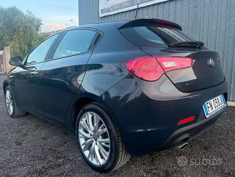 Usata Alfa Romeo Giulietta Super 120 CV (88 kW) 2018 Blu Utilitaria