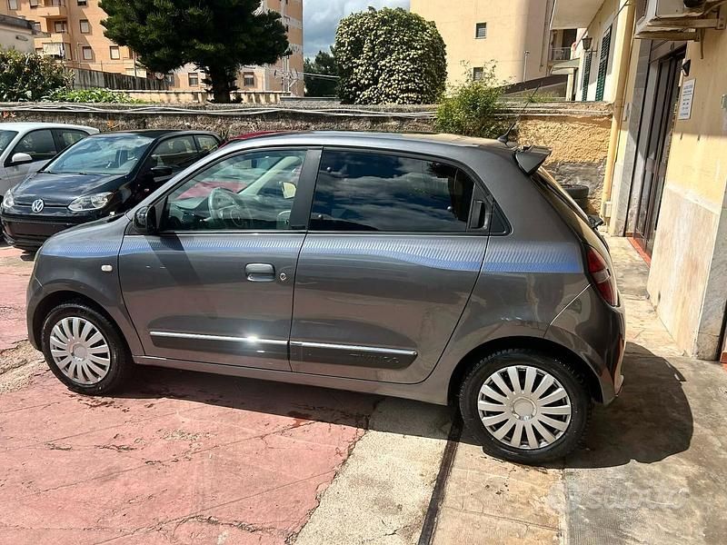 Usata Renault Twingo Cosmic 69 CV (50 kW) 2016 Grigio Utilitaria