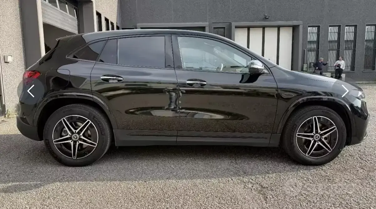 Usata Mercedes EQA250+ AMG 94 kW (129 CV) 2024 Nero SUV