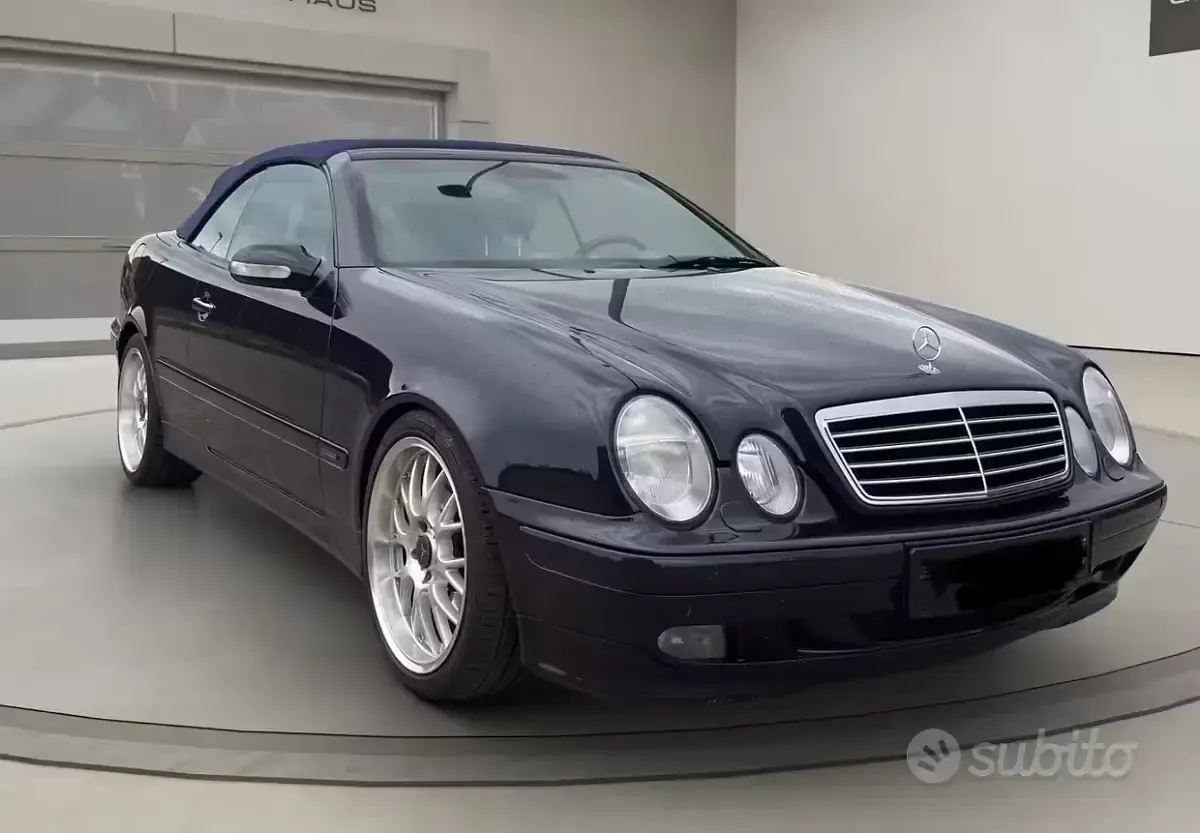 Usata Mercedes CLK320 218 CV (160 kW) 2001 Blu Cabrio