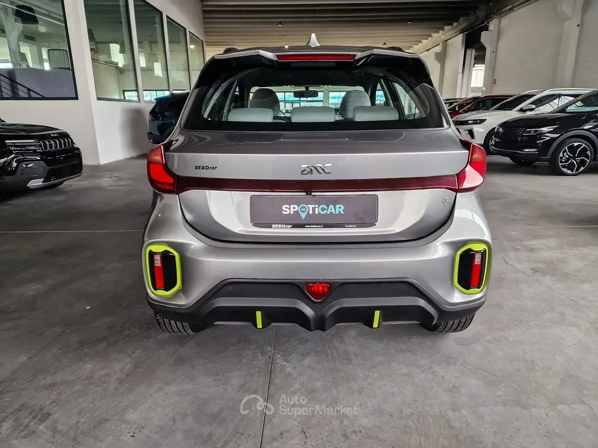 Usata EMC Yudo 69 kW (95 CV) 2024 Gray SUV