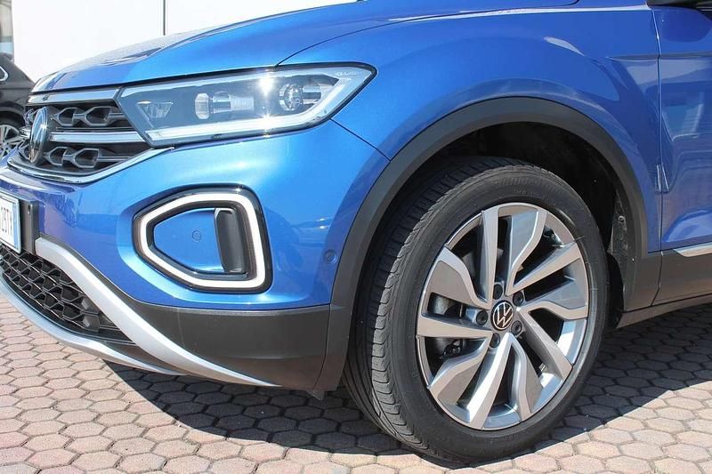 Usata VW T-Roc Style 150 CV (110 kW) 2023 Blu ravenna / tetto nero SUV