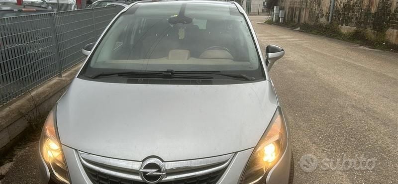 Usata Opel Zafira 150 CV (110 kW) 2014 Grigio Monovolume