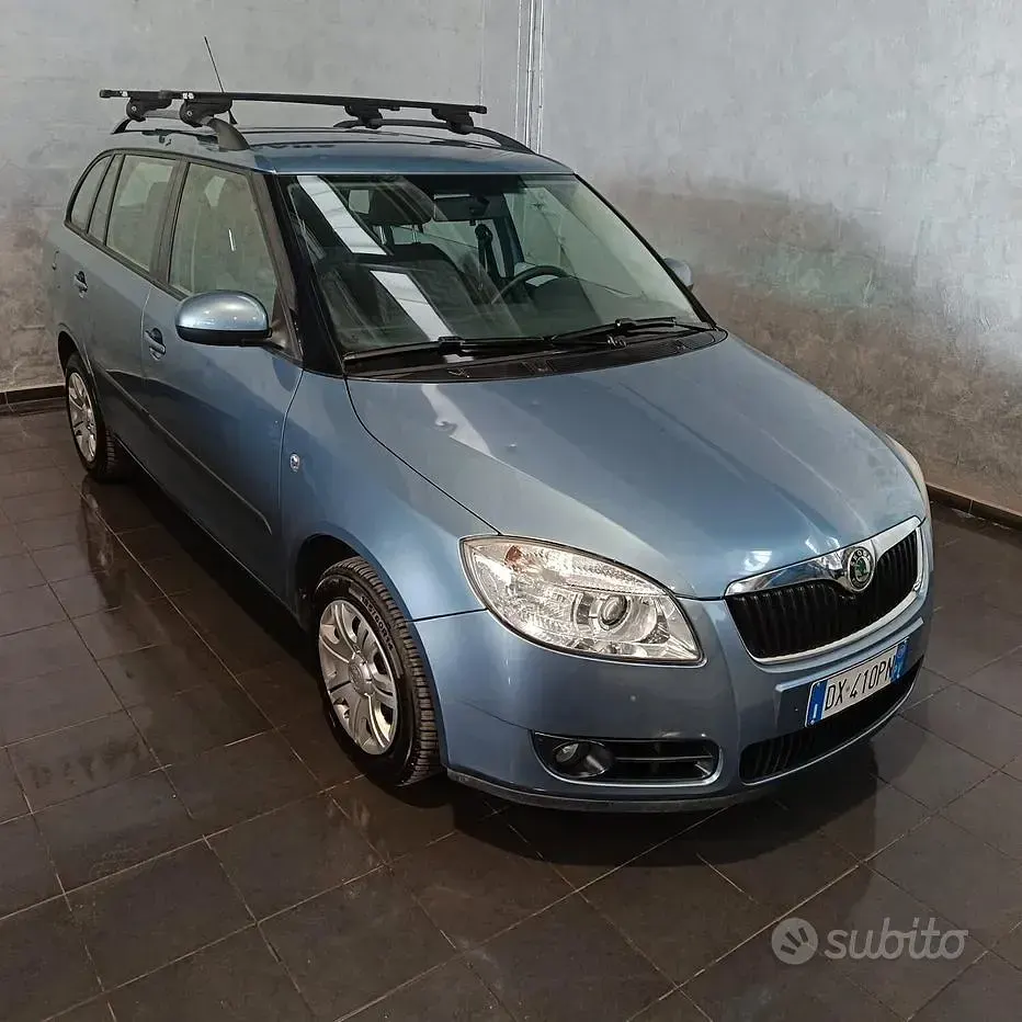 Begagnad Skoda Fabia Style 80 HK (58 kW) 2009 Blå Kombi