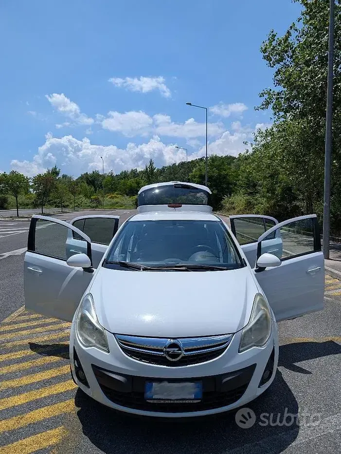 Usata Opel Corsa 75 CV (55 kW) 2013 Bianco Utilitaria