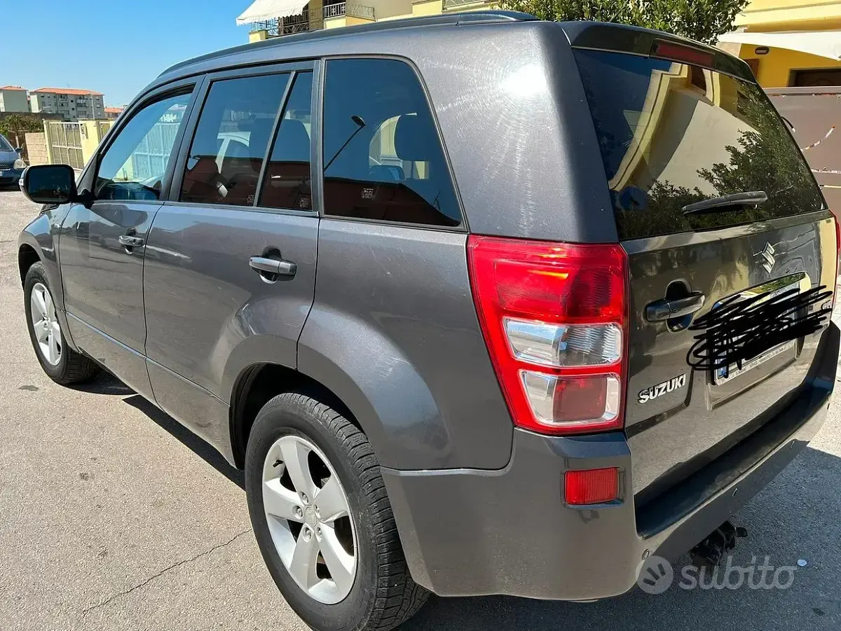 Usata Suzuki Grand Vitara 129 CV (94 kW) 2010 Grigio SUV