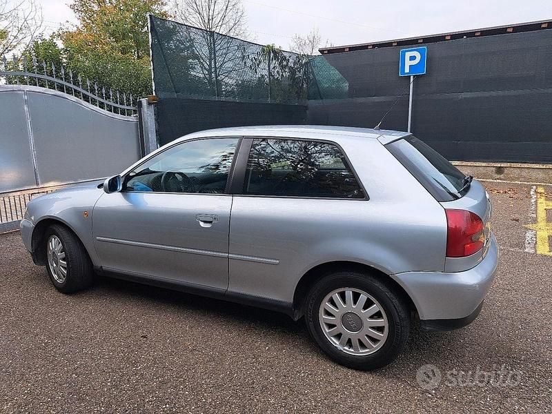 Usata Audi A3 101 CV (74 kW) 1998 Grigio Utilitaria