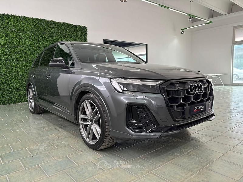 Usata Audi Q7 S-Line 286 CV (210 kW) 2024 Grigio SUV