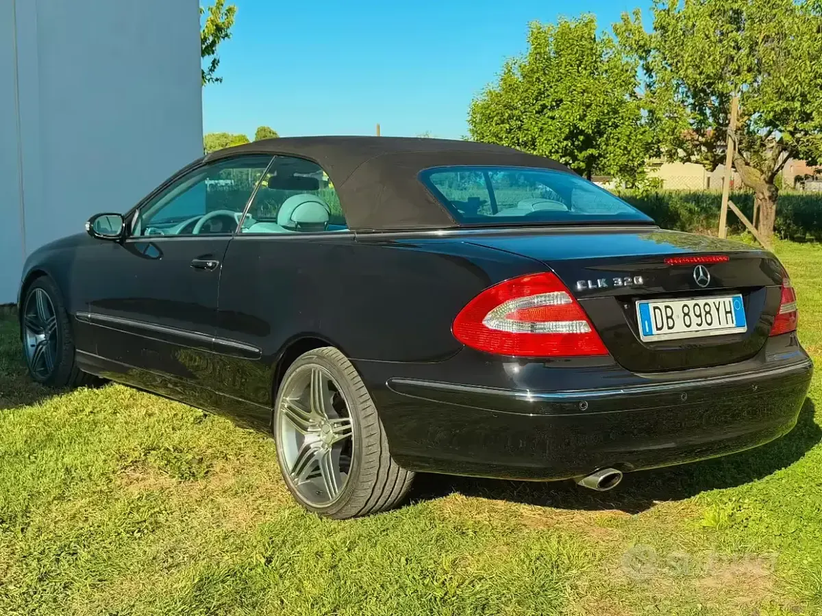 Usata Mercedes CLK320 Avantgarde 218 CV (160 kW) 2003 Nero Cabrio