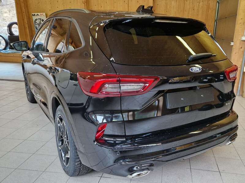 Usata Ford Kuga ST-Line X 184 CV (135 kW) 2024 Agate black SUV