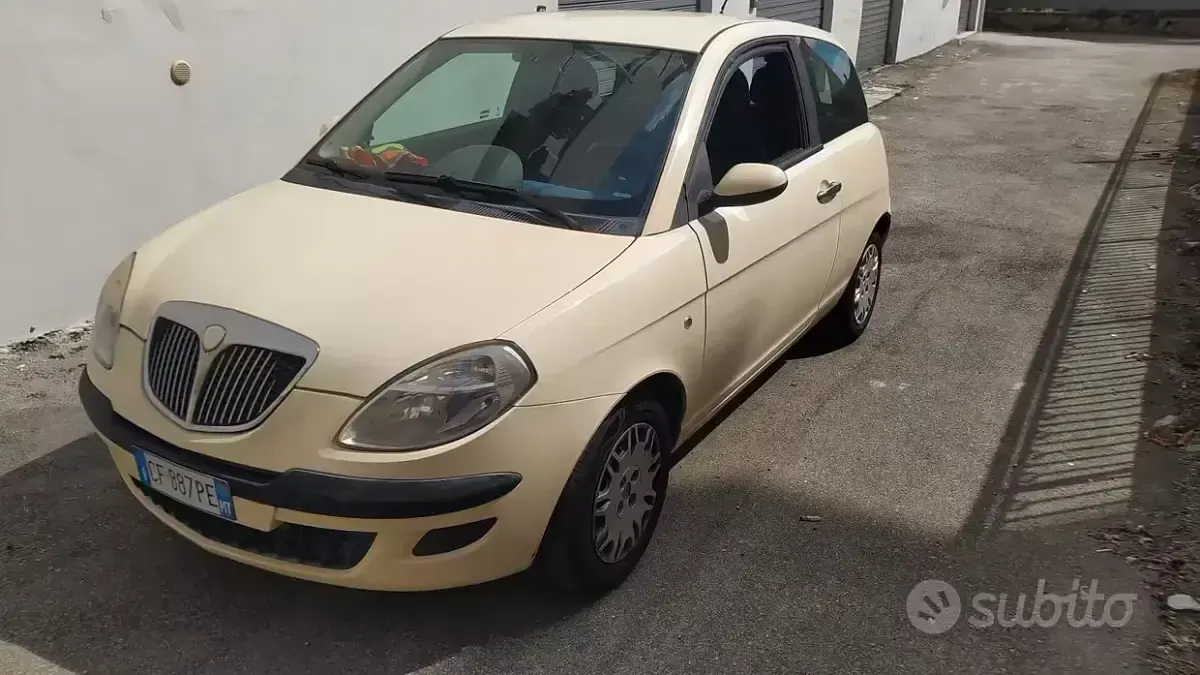 Usata Lancia Ypsilon 60 CV (44 kW) 2003 Utilitaria