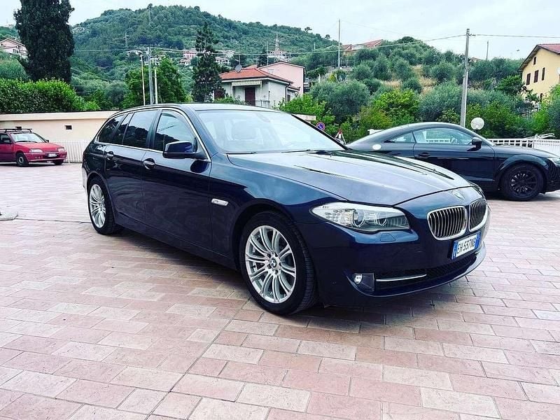 Usata BMW 525 204 CV (150 kW) 2011 Blu/azzurro Station wagon