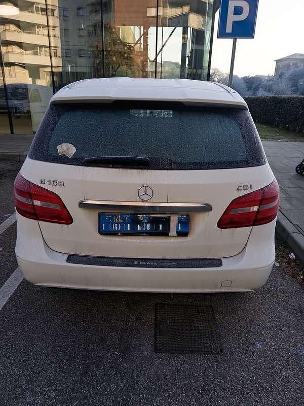 Usata Mercedes B180 109 CV (80 kW) 2013 Monovolume