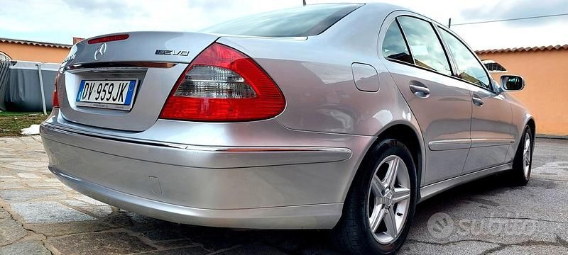 Usata Mercedes E280 Elegance 190 CV (139 kW) 2009 Grigio Berlina