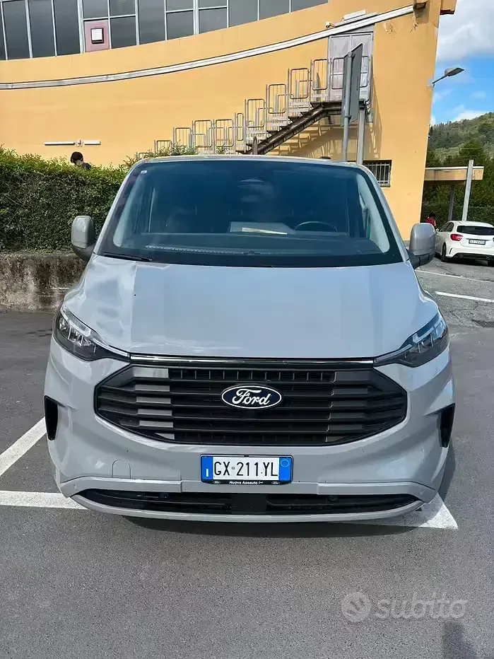 Usata Ford Transit Custom 170 CV (125 kW) 2025 Marrone Berlina