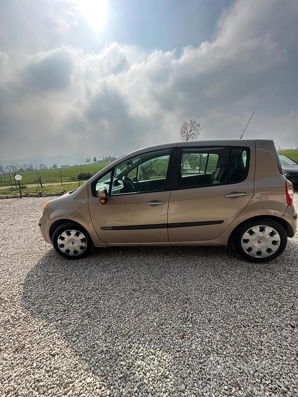 Usata Renault Modus 106 CV (77 kW) 2006 Monovolume
