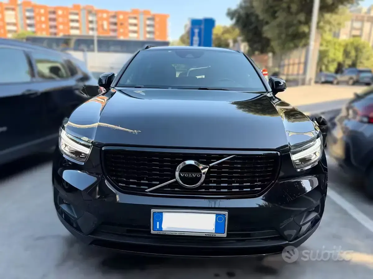 Usata Volvo XC40 R-Design 163 CV (119 kW) 2021 Nero SUV