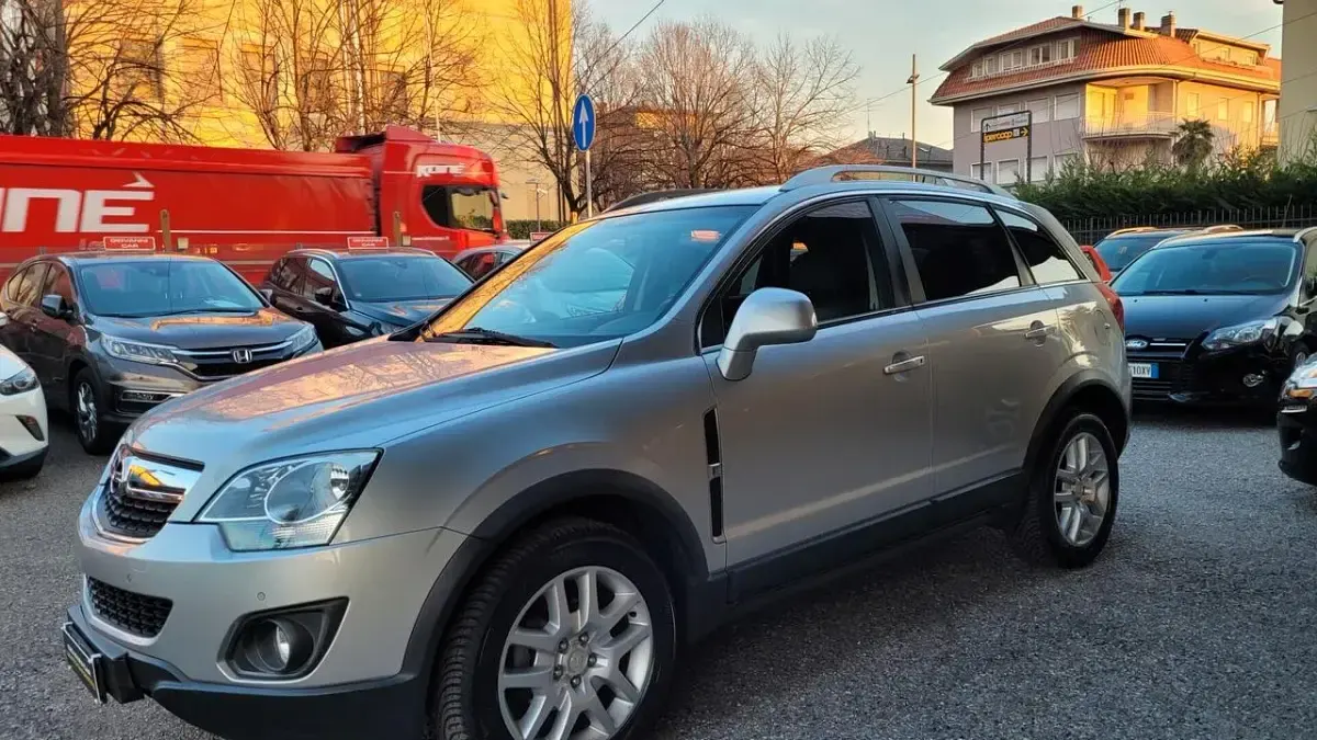 Usata Opel Antara Cosmo 163 CV (119 kW) 2011 Argento SUV