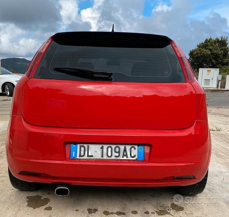 Usata Fiat Grande Punto Sport 90 CV (66 kW) 2007 Rosso Utilitaria