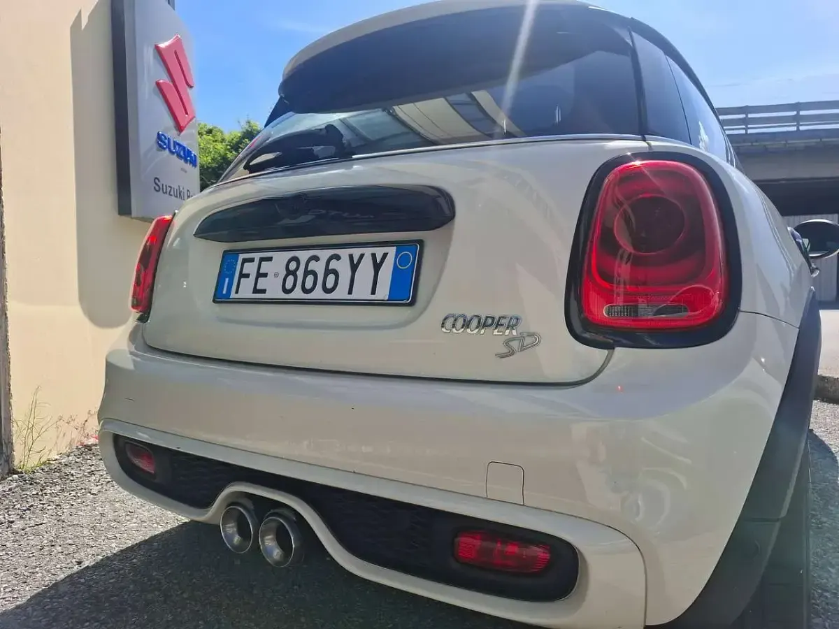 Usata Mini Cooper SD Hype 170 CV (125 kW) 2016 Beige Utilitaria