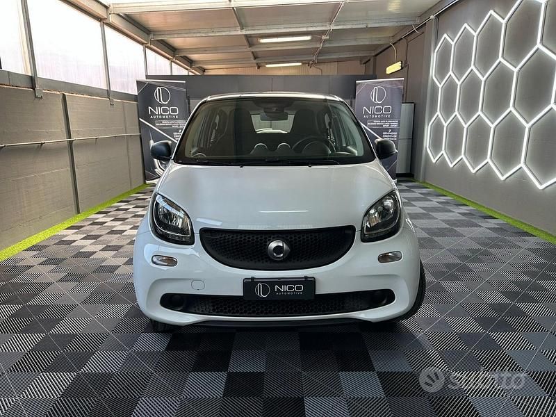 Usata Smart ForFour Passion 89 CV (65 kW) 2016 Bianco Utilitaria