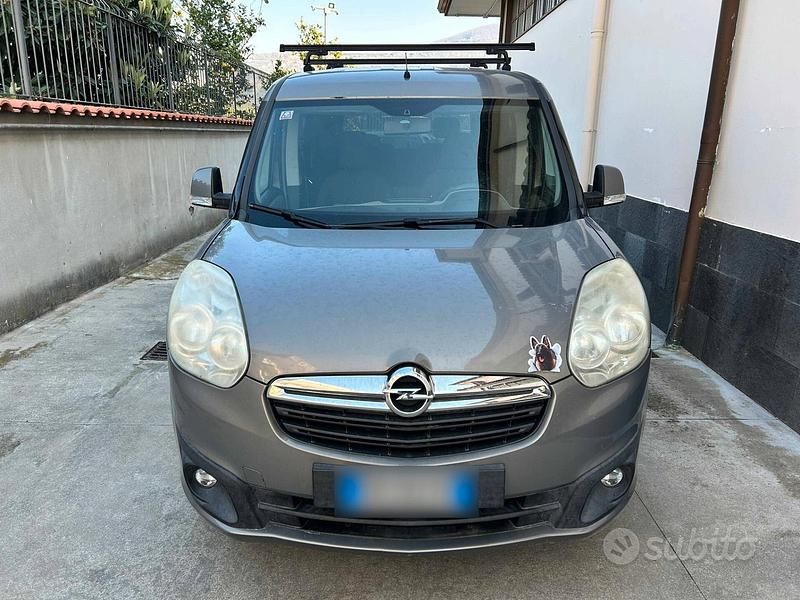 Usata Opel Combo 105 CV (77 kW) 2013 Grigio Monovolume