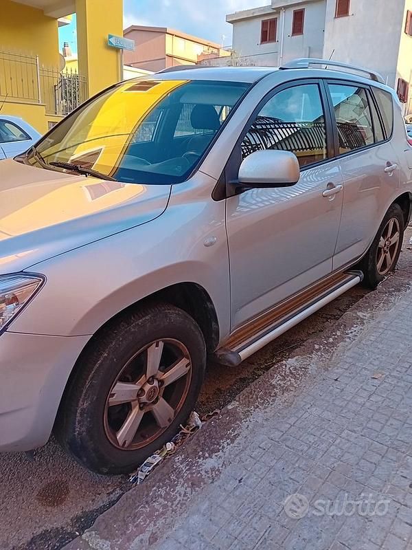 Usata Toyota RAV4 150 CV (110 kW) 2008 Grigio SUV