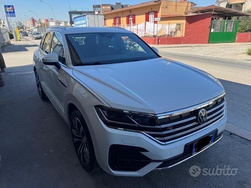 Bianco Usata 2023 VW Touareg SUV | 60.000 € (Molto cara) - Immagine 1/4