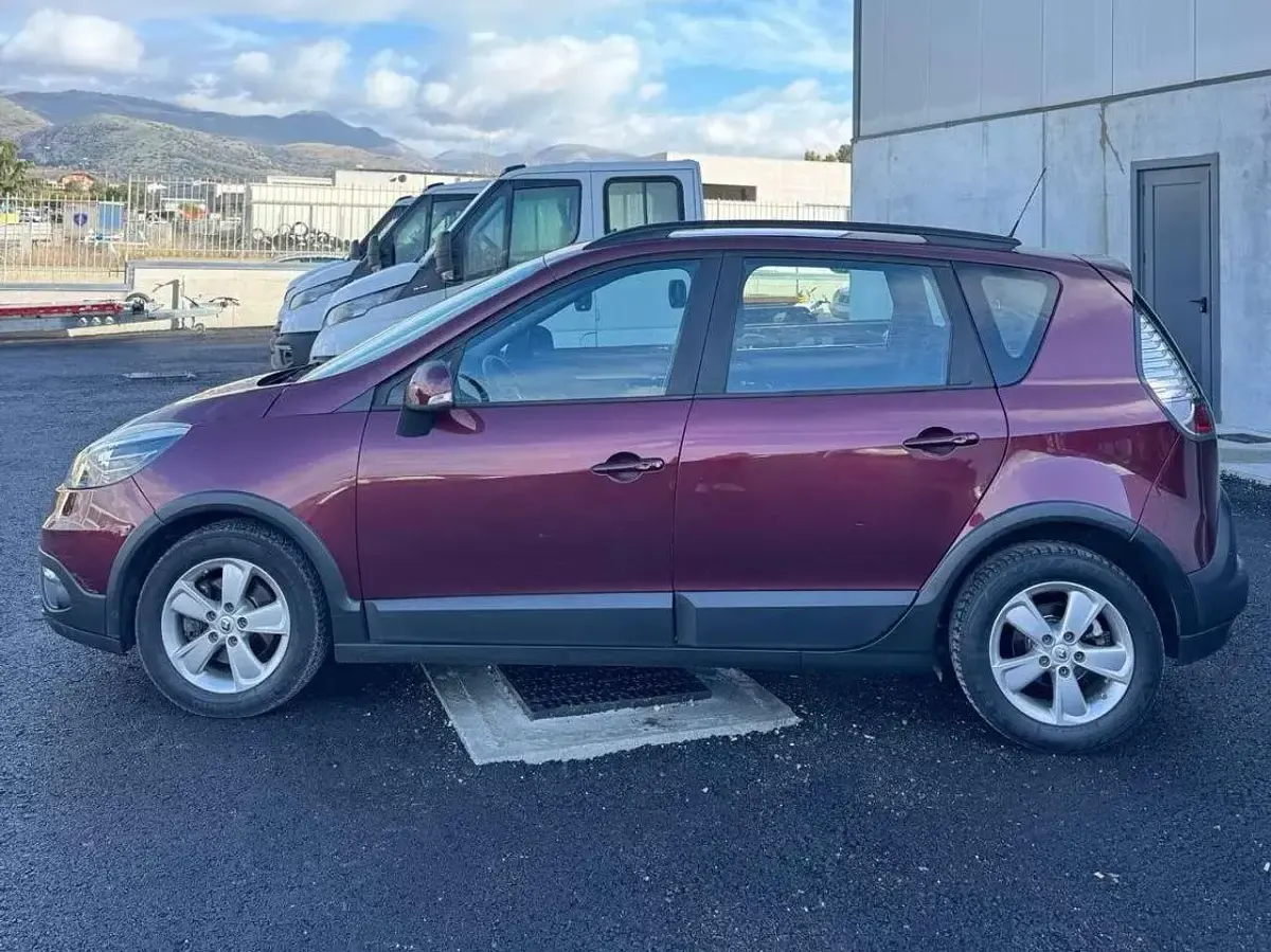 Usata Renault Scenic E-Tech 110 CV (80 kW) 2014 Rosso Monovolume