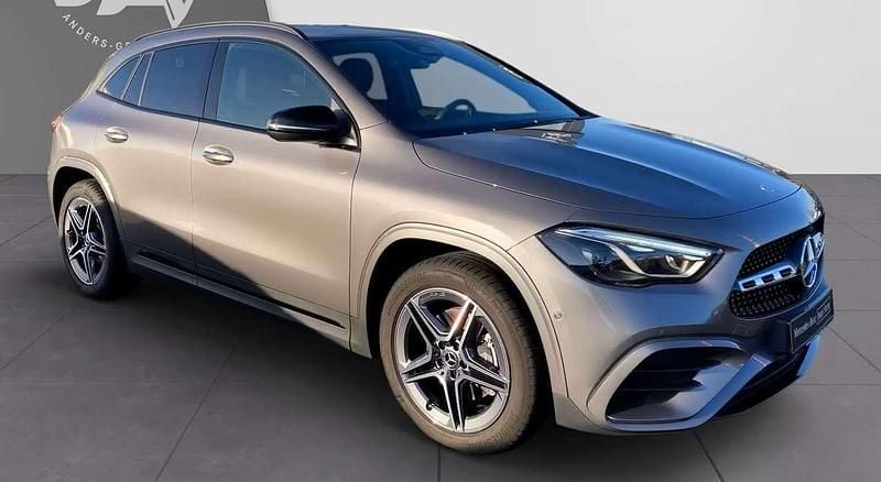 Usata Mercedes GLA200 AMG 163 CV (119 kW) 2024 Grigio SUV