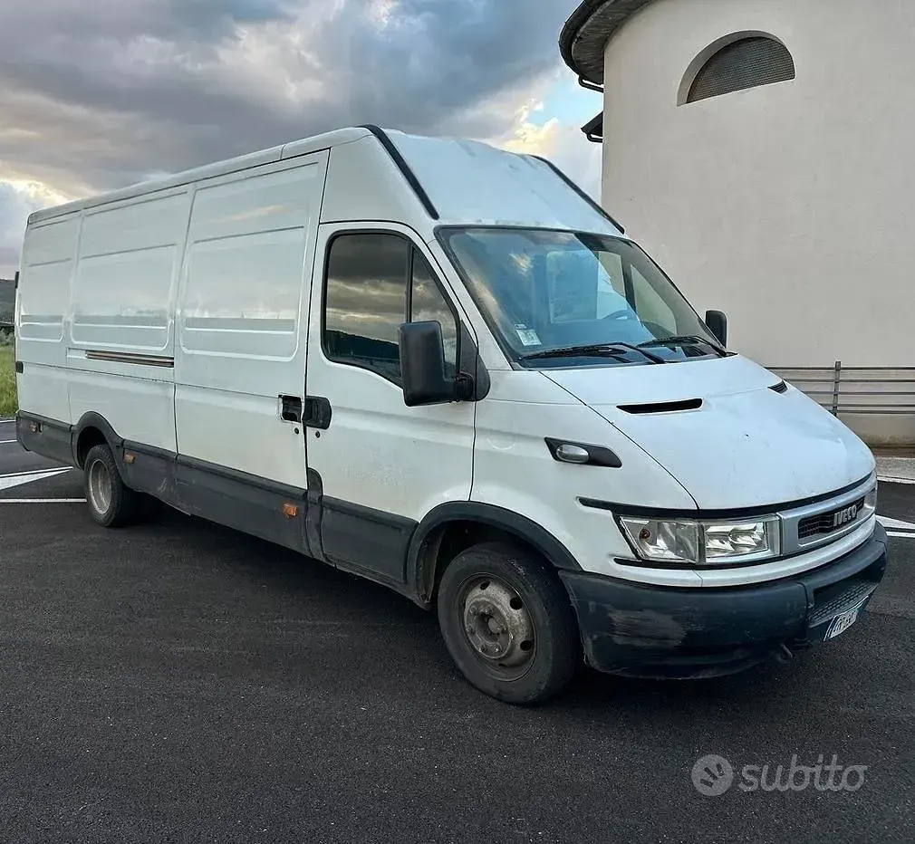 Usata Iveco Daily 125 CV (91 kW) 2005 Bianco