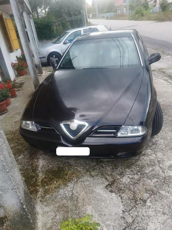 Nero Usata 1999 Alfa Romeo 166 Tre volumi | 5999 € (Buon prezzo) - Immagine 1/4