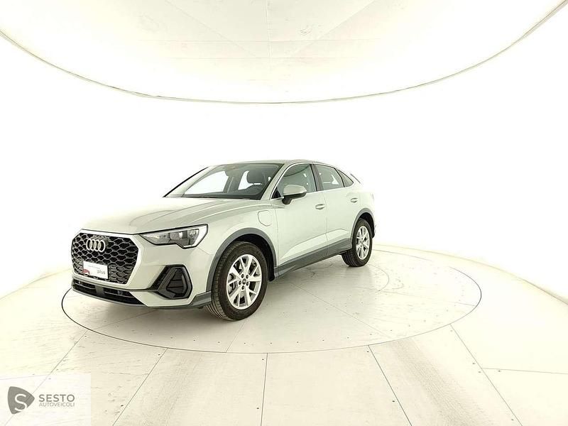 Grigio Usata 2021 Audi Q3 Sportback Business Plus SUV | 32.500 € (Buon prezzo) - Immagine 1/4