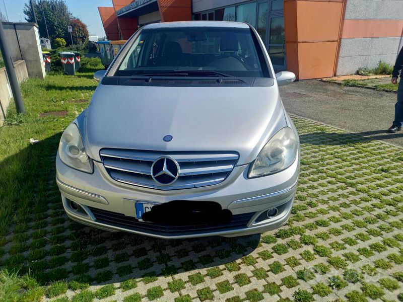 Usata Mercedes B180 109 CV (80 kW) 2005 Grigio Monovolume