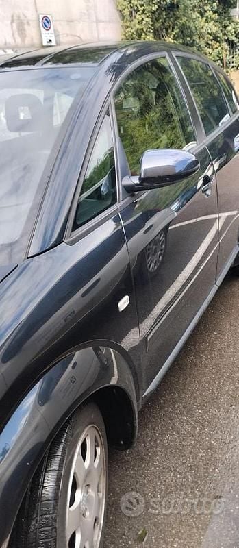 Usata Audi A2 75 CV (55 kW) 2003 Nero Utilitaria